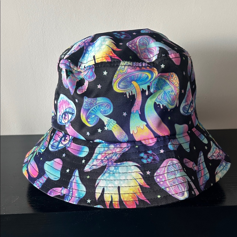 Psychedelic Colorful Mushroom Print Bucket Hat